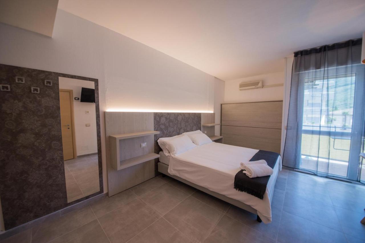 Residence Cristine Riva del Garda Extérieur photo